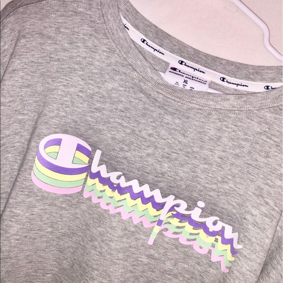 SOLD - champion long sleeve - Picture 3 of 4